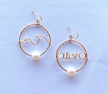 Load image into Gallery viewer, 14KGF Aloha & Waves Fresh water pearls hoop earrings