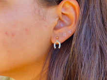 Load image into Gallery viewer, 14KGF  horseshoe stud earrings
